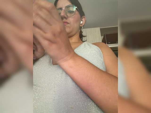 EvanShell1 live webcam show