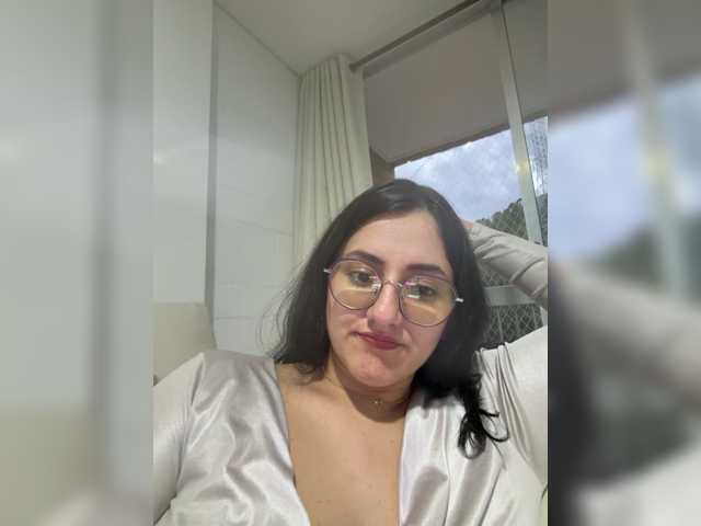 EvanShell1 live cam on BongaCams