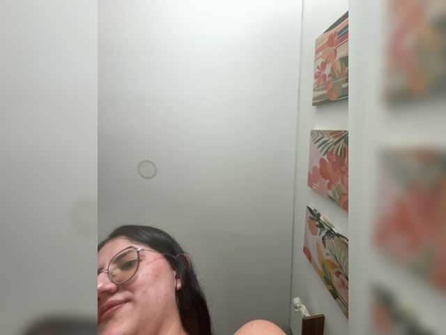 EvanShell1 live cam on BongaCams