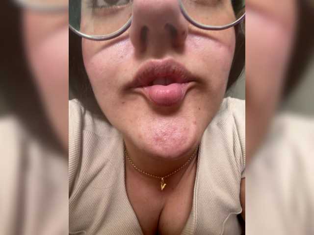 EvanShell1 live cam on BongaCams