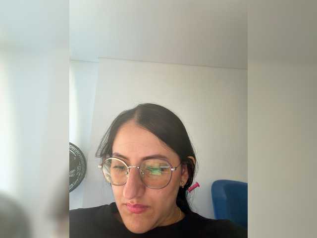 EvanShell1 live cam on BongaCams