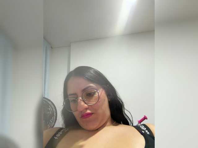 EvanShell1 live cam on BongaCams