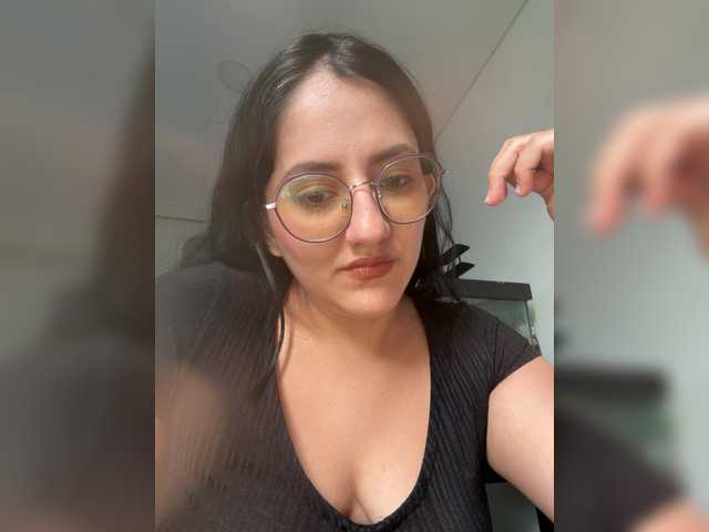 EvanShell1 live cam on BongaCams