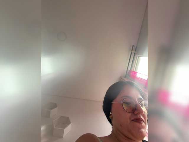 EvanShell1 live cam on BongaCams