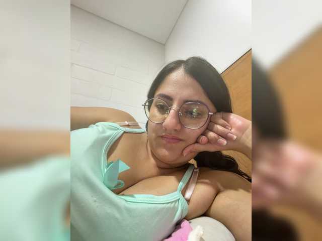 EvanShell1 live cam on BongaCams