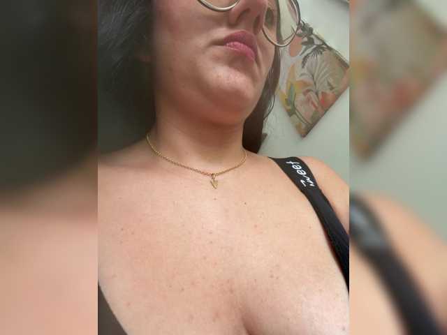 EvanShell1 live cam on BongaCams