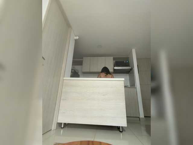 EvanShell1 live cam on BongaCams