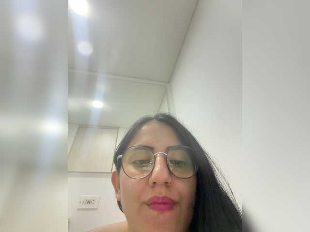 EvanShell1 live cam on BongaCams