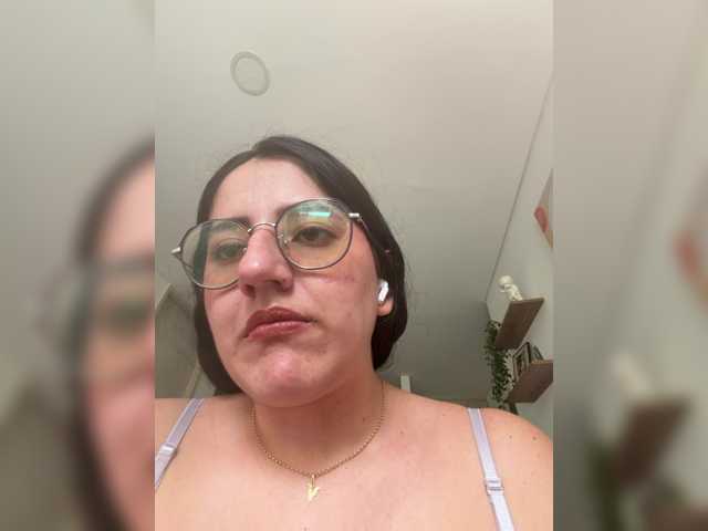 EvanShell1 live cam on BongaCams