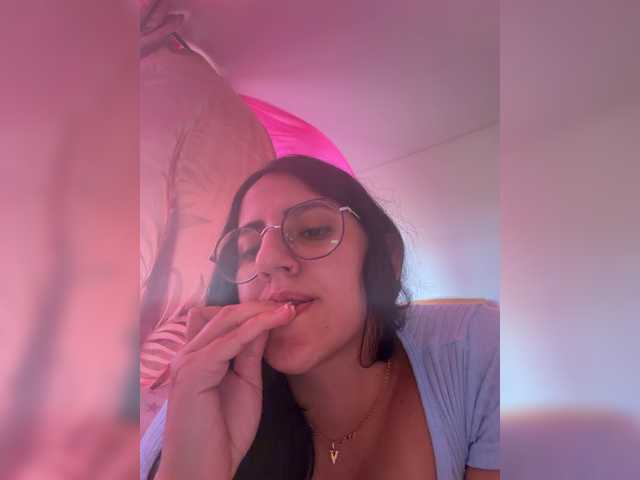 EvanShell1 live cam on BongaCams