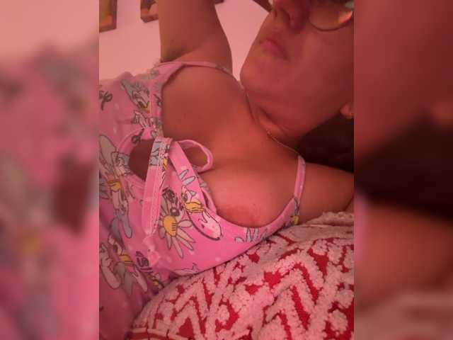 EvanShell1 live cam on BongaCams