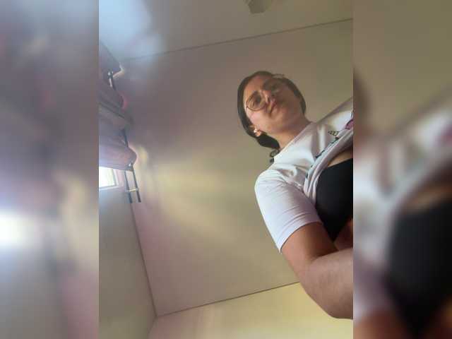 EvanShell1 live cam on BongaCams