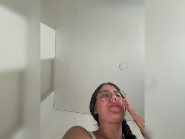 EvanShell1 live cam on BongaCams
