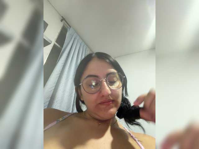 EvanShell1 live cam on BongaCams