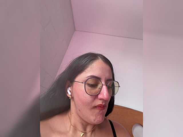 EvanShell1 live cam on BongaCams