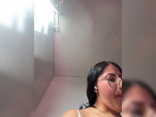 EvanShell1 live cam on BongaCams