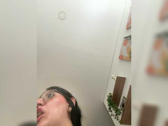 EvanShell1 live cam on BongaCams