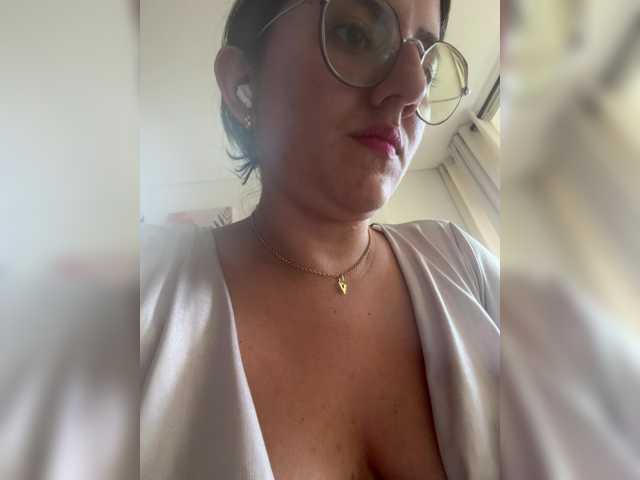 EvanShell1 live cam on BongaCams