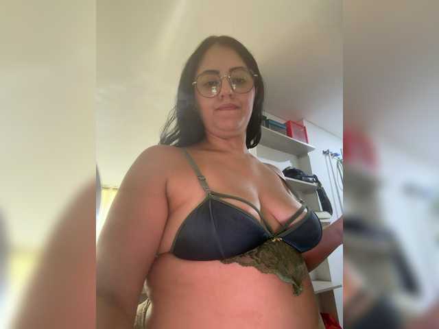 EvanShell1 live cam on BongaCams