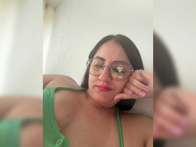 EvanShell1 live cam on BongaCams