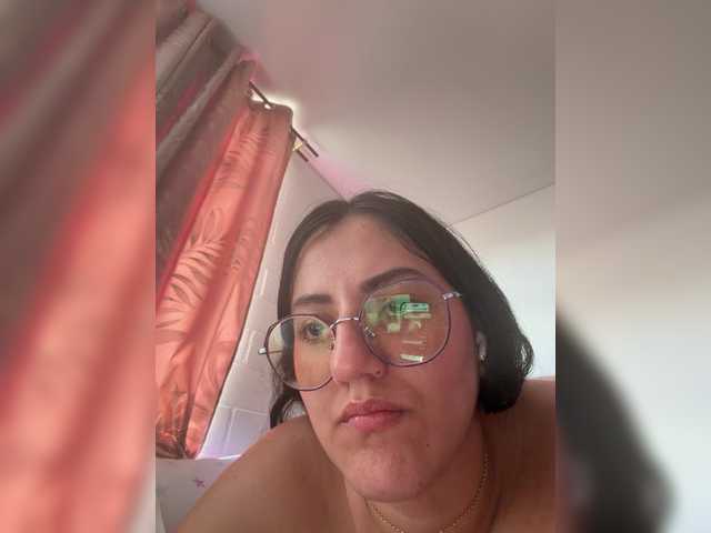 EvanShell1 live cam on BongaCams