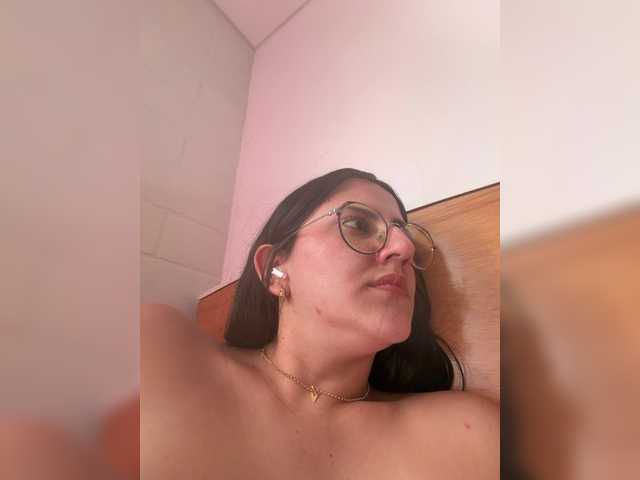 EvanShell1 live cam on BongaCams