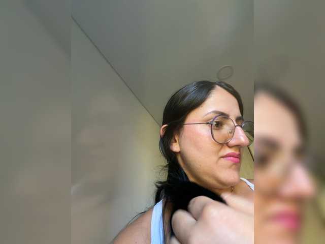 EvanShell1 live cam on BongaCams