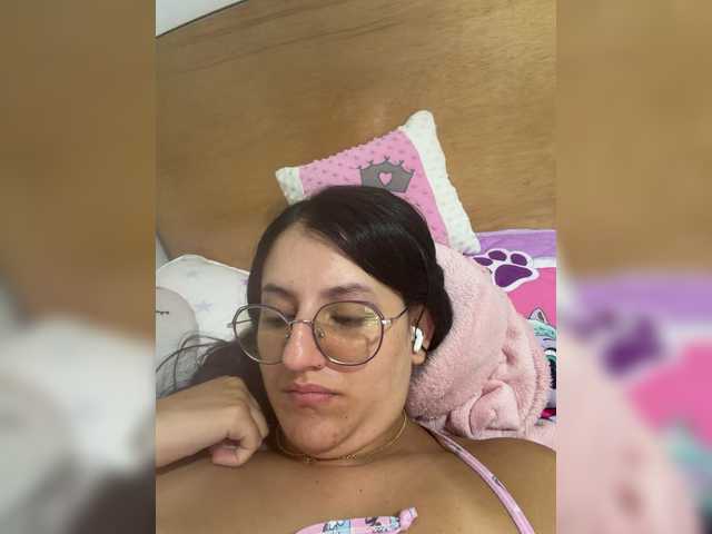 EvanShell1 live cam on BongaCams