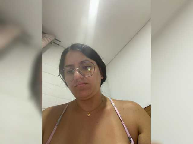 EvanShell1 live cam on BongaCams