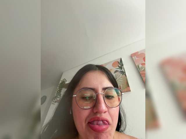EvanShell1 live cam on BongaCams