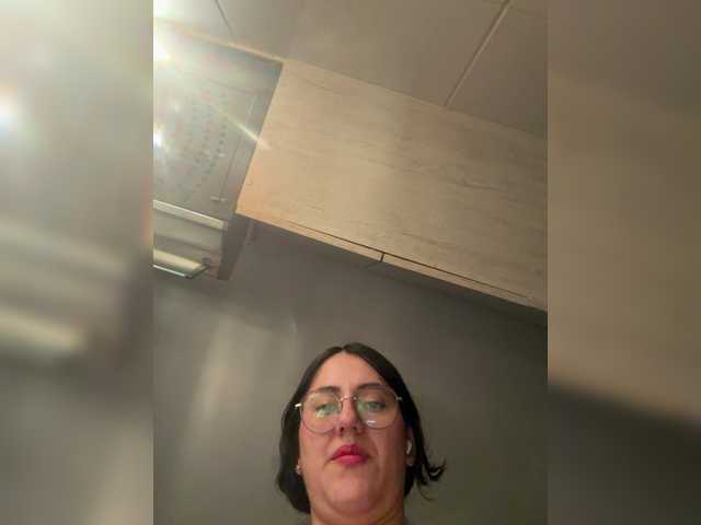 EvanShell1 live cam on BongaCams