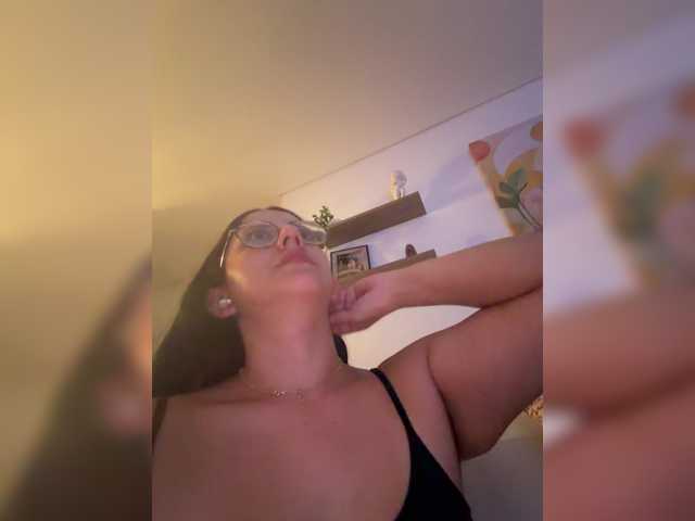 EvanShell1 live cam on BongaCams