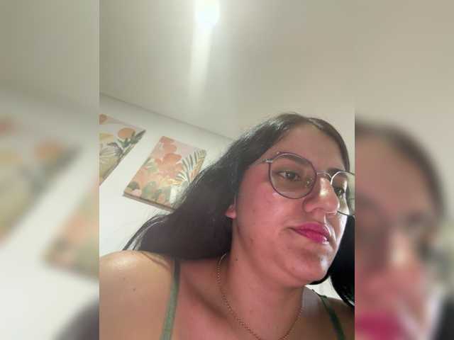 le modèle EvanShell1 est en webcam porno dans un show sur le site bongacams, il possède les tags suivants: Latino/Hispanic,Brunette,Hairy