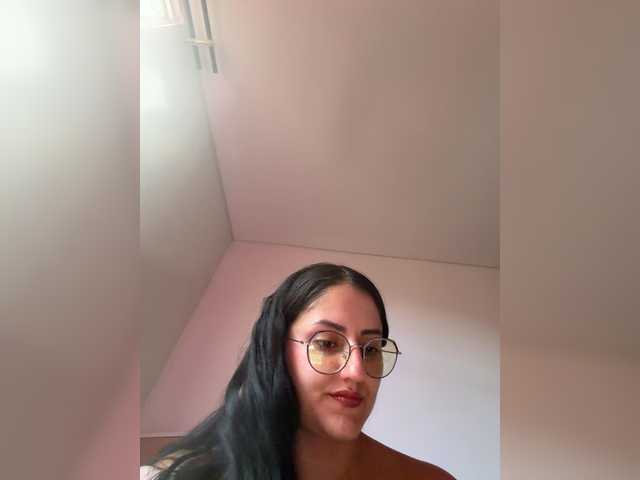 EvanShell1 live cam on BongaCams