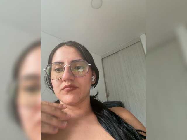 EvanShell1 live cam on BongaCams