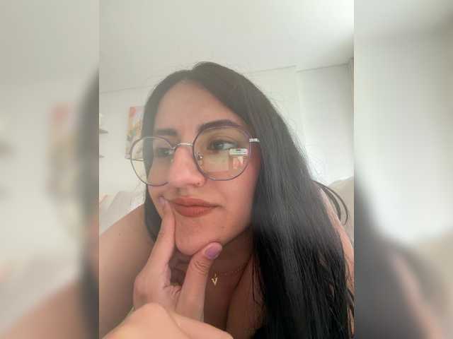EvanShell1 live cam on BongaCams