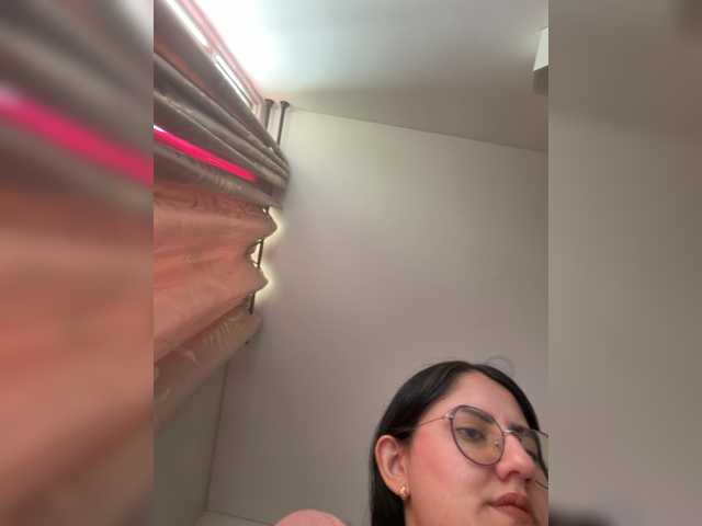 EvanShell1 live cam on BongaCams