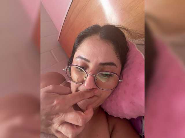 EvanShell1 live cam on BongaCams