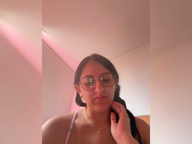 EvanShell1 live cam on BongaCams