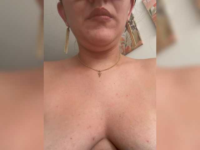 EvanShell1 live cam on BongaCams