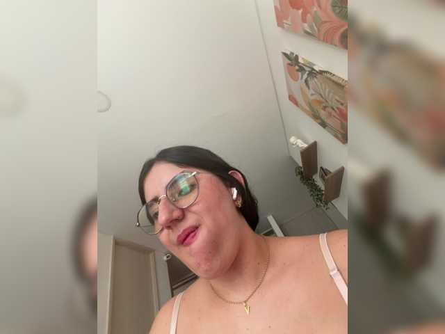 EvanShell1 live cam on BongaCams