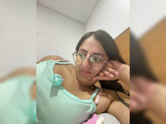 EvanShell1 live cam on BongaCams