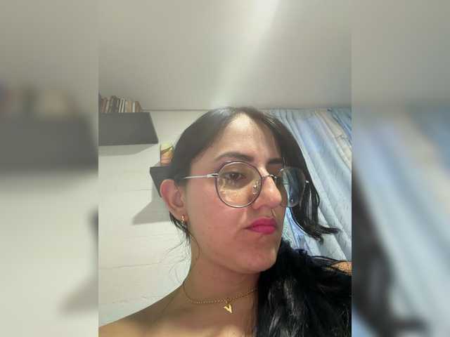 EvanShell1 live cam on BongaCams