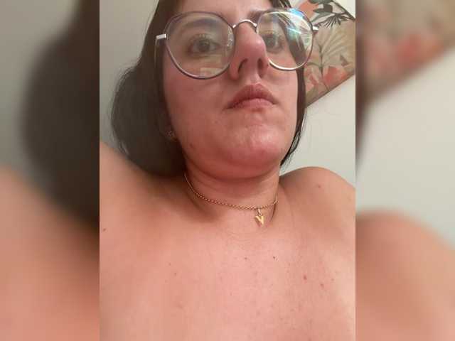 EvanShell1 live cam on BongaCams