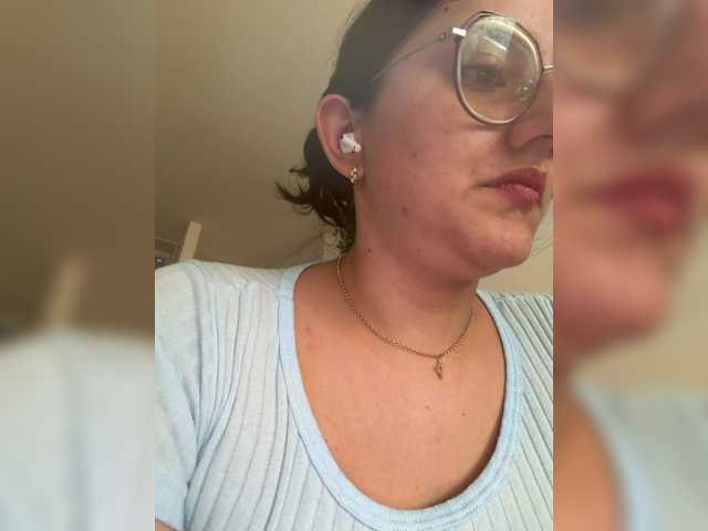 EvanShell1 live cam on BongaCams