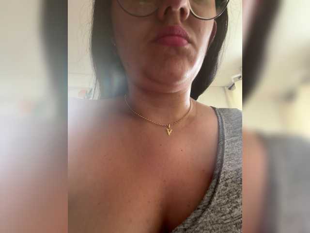 EvanShell1 live cam on BongaCams