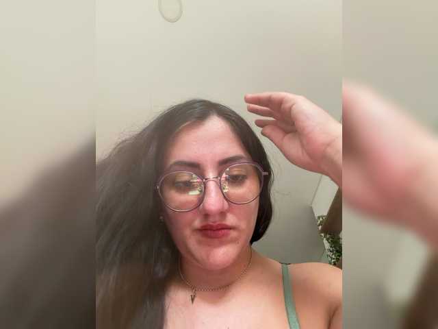 EvanShell1 live cam on BongaCams