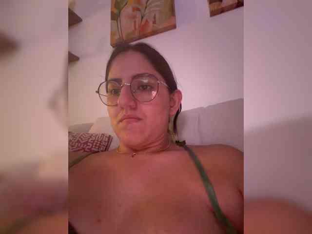 EvanShell1 Live Webcam on BongaCams