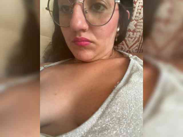 EvanShell1 Live Webcam on BongaCams
