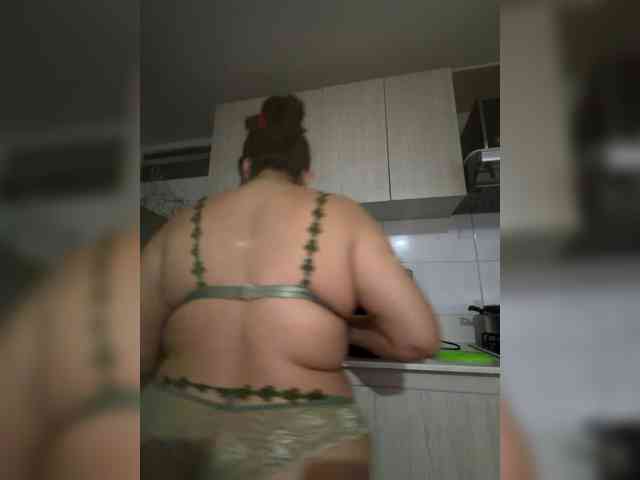 EvanShell1 Live Webcam on BongaCams